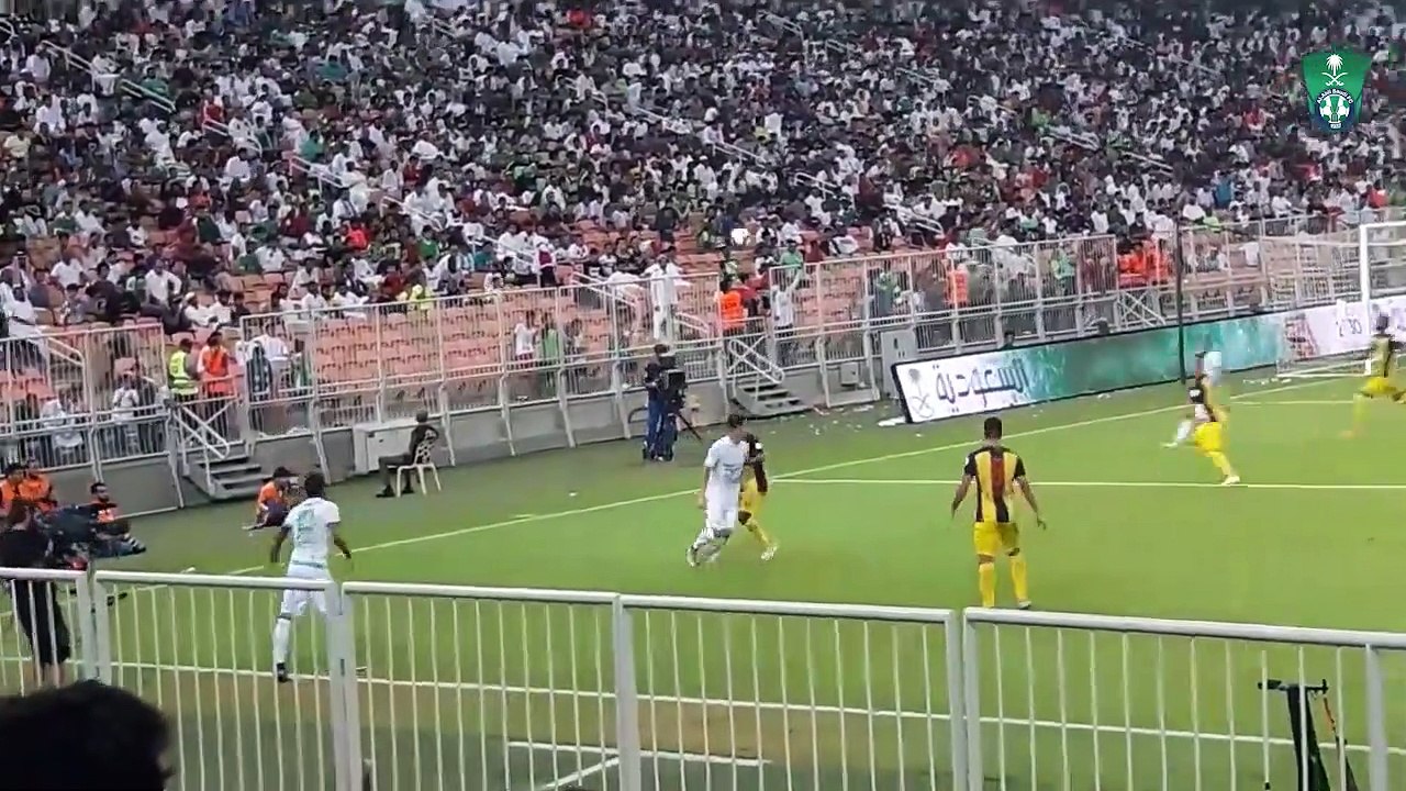 طرب رابطة الاهلي - هدف السومة بدر تركستاني سووومة - الاهلي - الحزم 2-0 (جولة الوطن) - YouTube