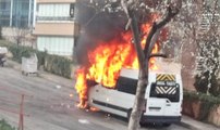 Öğrencileri Taşıyan Minibüs Yolda Alev Alev Yandı