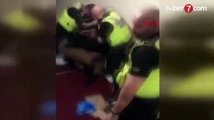 İngiliz polisi, Müslüman genci sprey kutusu ile öldüresiye darp etti!