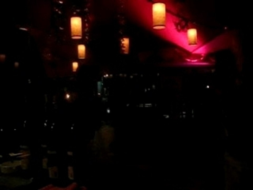 Danseuse orientale au repas de nouvel an en Turquie