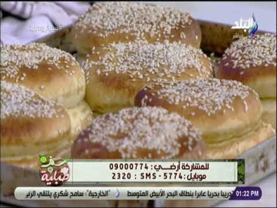 سفرة و طبلية - بمناسبة دخول المدارس الشيف هالة عملتلكم الكيزر"عيش البرجر" طريقة سهلة وأحسن من الجاهز