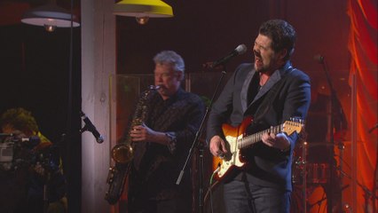 Bill & Gloria Gaither - Jesus On The Mainline