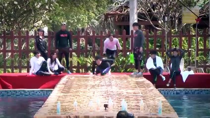 -Running Man Vietnam- tung clip nhá hàng- Dàn sao Việt vật lộn, xé bảng nhau cực căng!