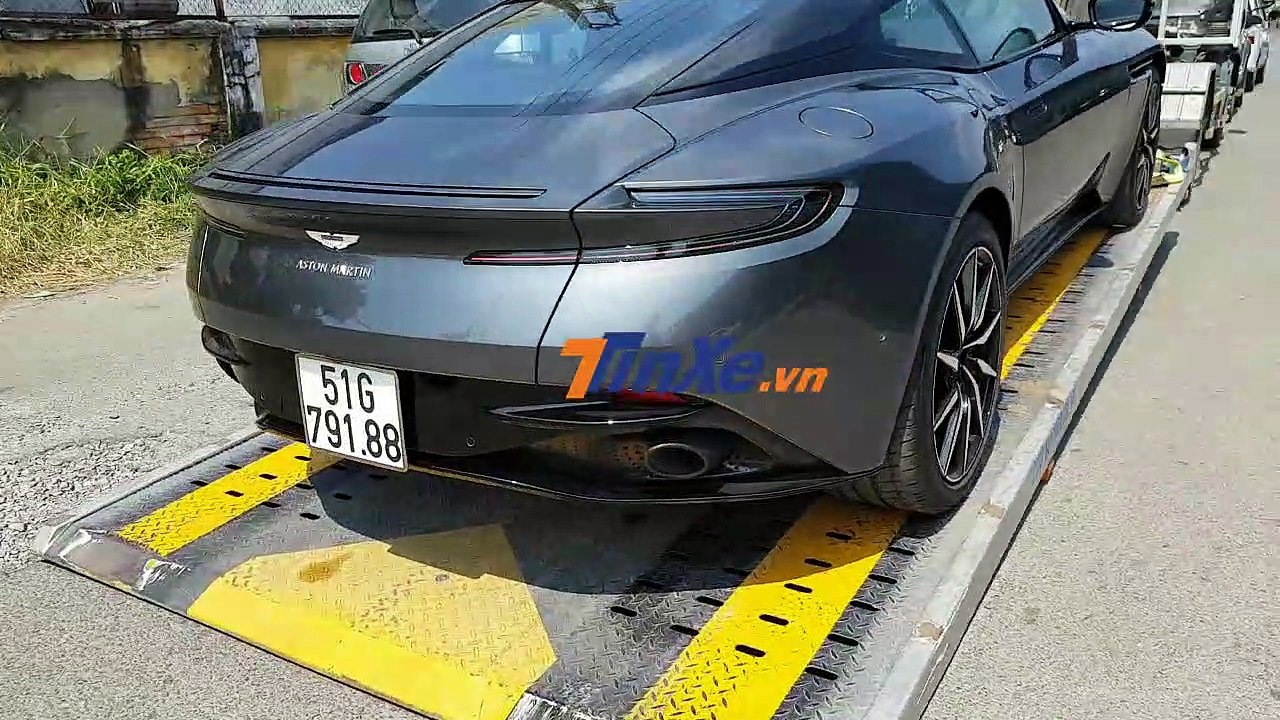 Đánh giá xe Aston Martin DB11 độc nhất Việt Nam- -Da siêu xe, hồn xe sang-, cái giá phải trả hơn 14 tỷ đồng
