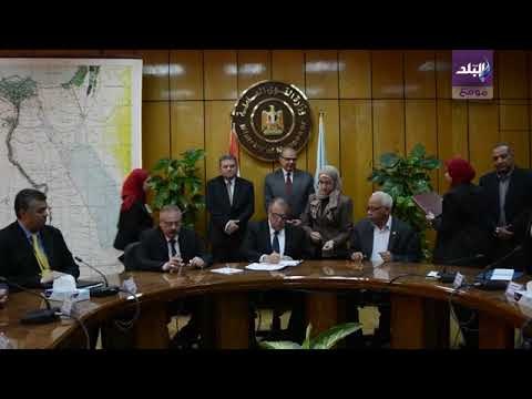 صدي البلد | سعفان و توفيق يشهدان توقيع اتفاقية باستفادة العاملين بـ القومية للأسمنت