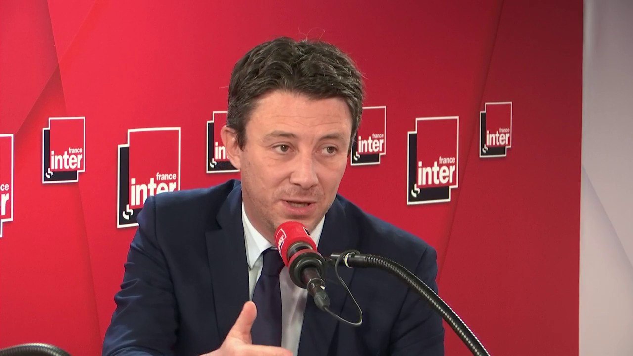 Benjamin Griveaux : "Il n'y aura pas de 'vague migratoire' ou de 'submersion', Marine Le Pen joue sur les peurs"