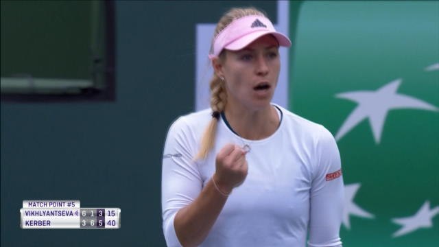 Indian Wells - Accrochée, Kerber file en huitièmes