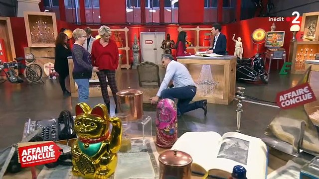 Une femme vient vendre un objet très insolite dans Affaire conclue et ne laisse personne indifférent en plateau - Regardez