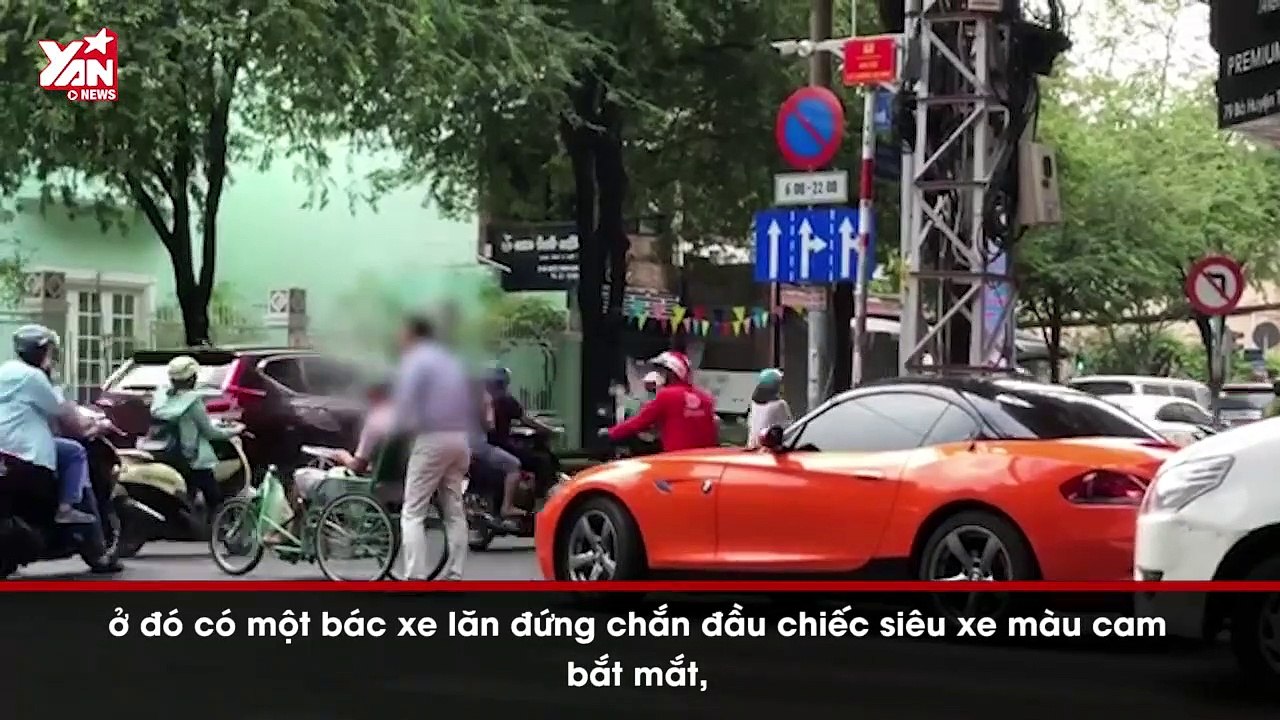 Hành động đẹp của “soái ca” lái siêu xe khiến dân mạng ấm lòng