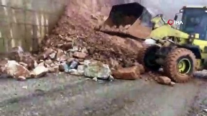 Siirt’te iki ayrı köy yolunda heyelan meydana geldi