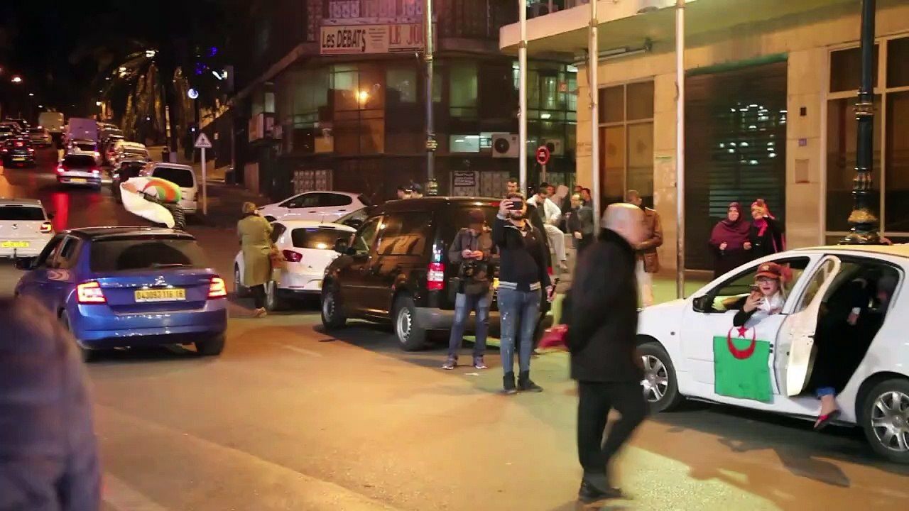 Jubel in Algerien: Bouteflika beugt sich Druck der Straße