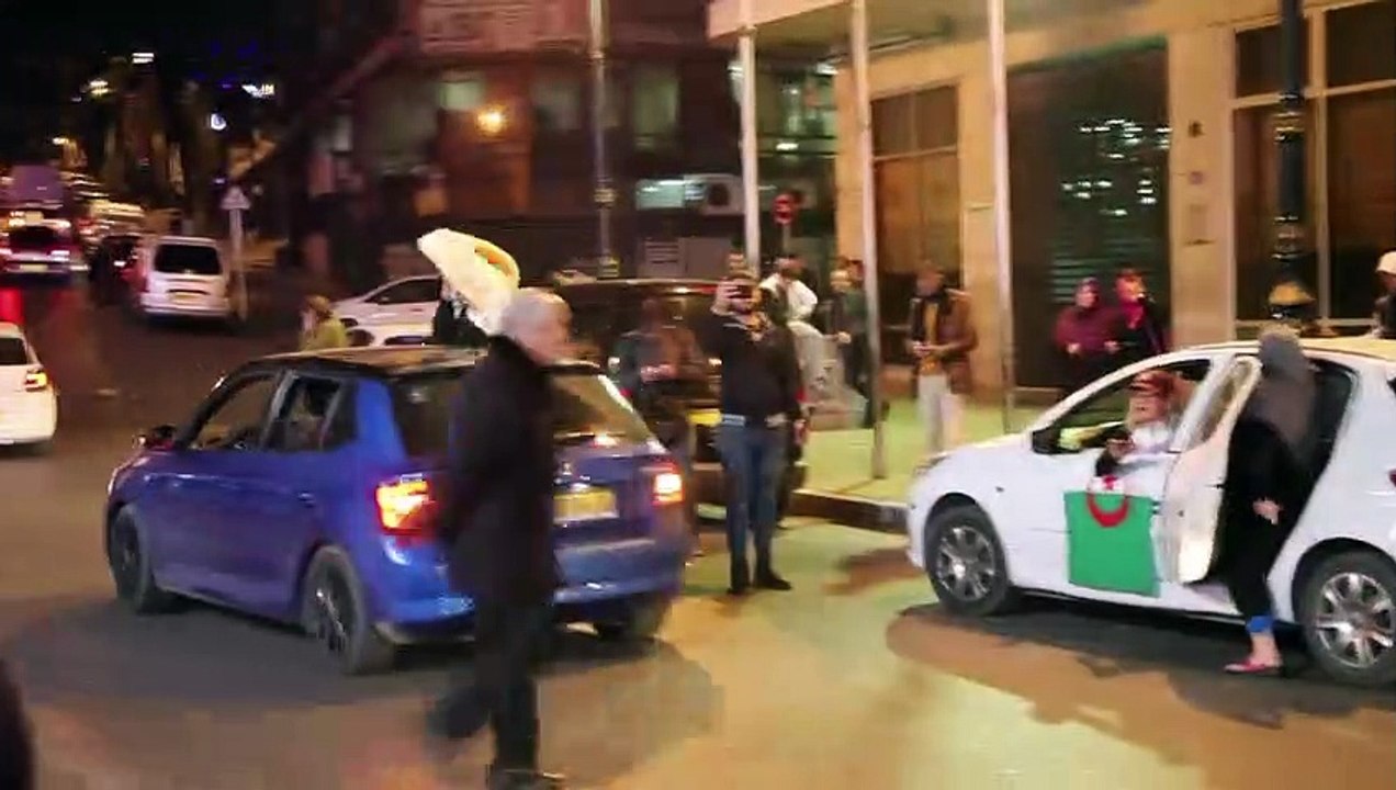Jubel in Algerien: Bouteflika beugt sich Druck der Straße
