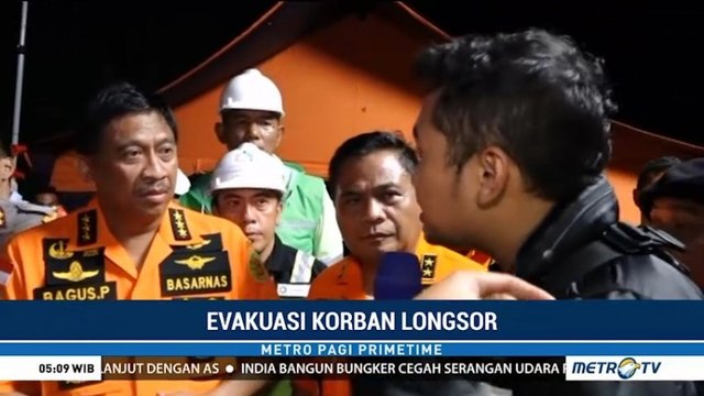 Kepala Basarnas Tinjau Langsung Evakuasi Korban Longsor di Bolmong