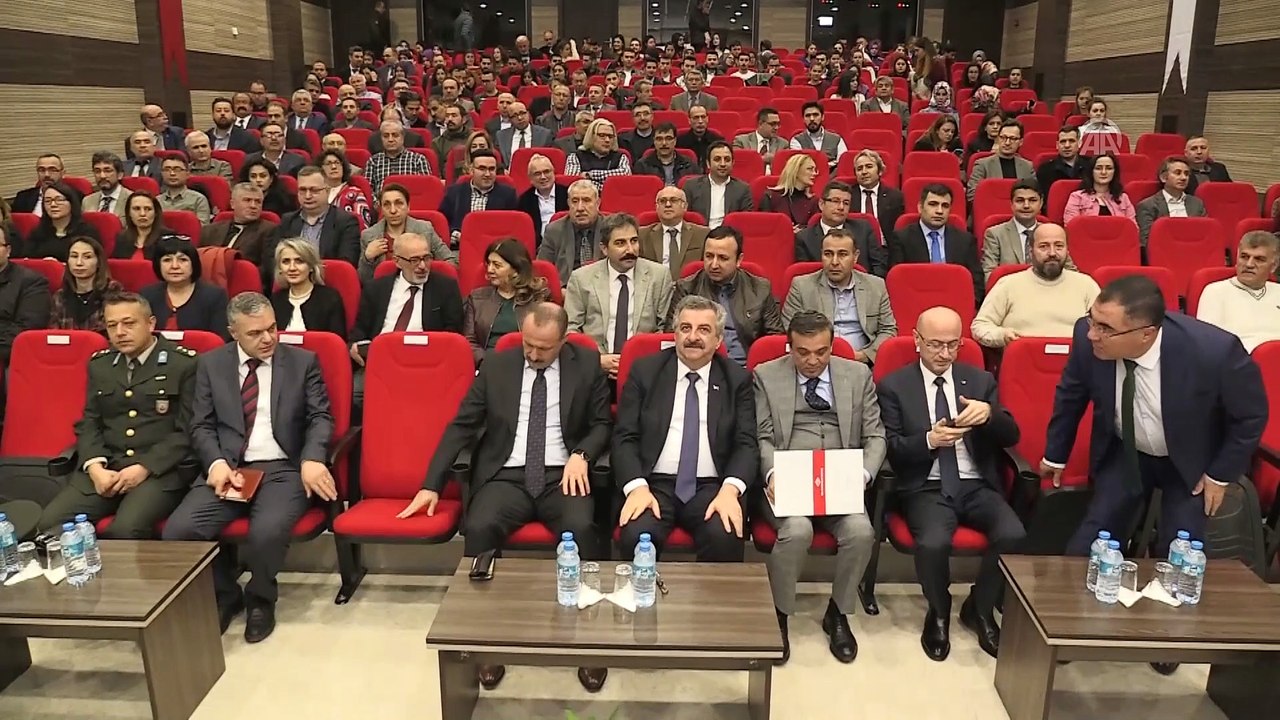 KKÜ'ye kalite yönetim sistemi belgesi ve bayrağı - KIRIKKALE