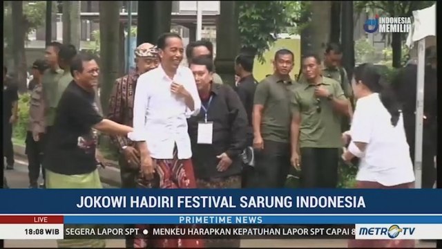 Hadiri Festival Sarung, Jokowi Gunakan Kain Asal Donggala