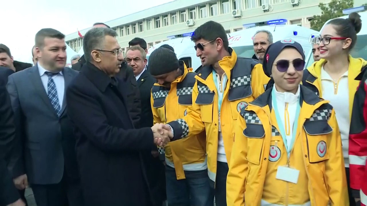 Cumhurbaşkanı Yardımcısı Oktay - Hükümet Konağı önünde standları ziyaret - MUŞ