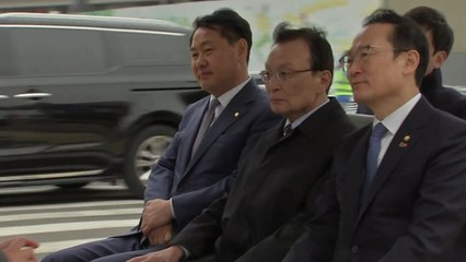 국회 도서관에서 본관까지 자율주행...이해찬 "나한테 딱이네" / YTN