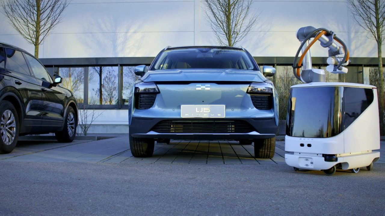 All-electric AIWAYS U5 - CARL&AIWAYS U5