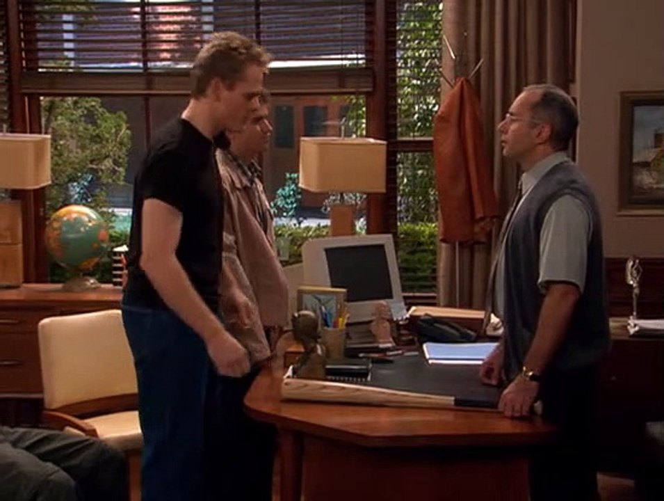 Titus S03E21 - The Protector