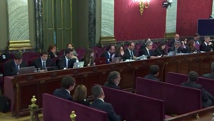 Salellas protesta perquè el fiscal pregunta als testimonis si són d'Òmnium