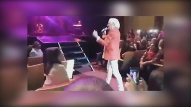 Viral: Cantante argentino Sergio Denis está en estado grave tras caerse de escenario