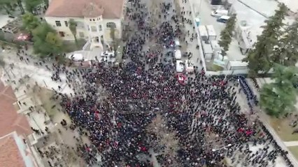 Скачать видео: Report TV - PAMJET me dron nga protesta e opozitës para Parlamentit