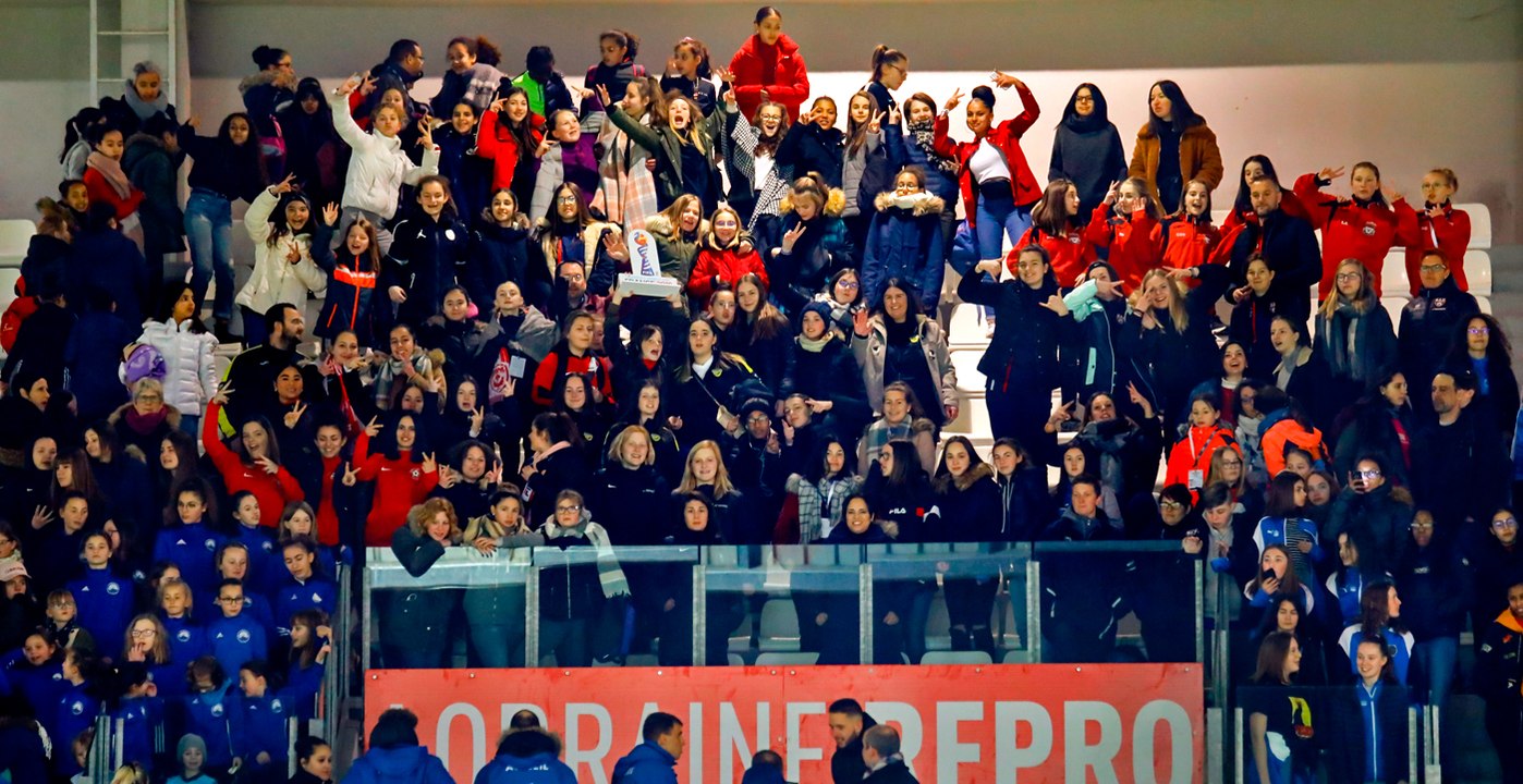 400 footballeuses invitées