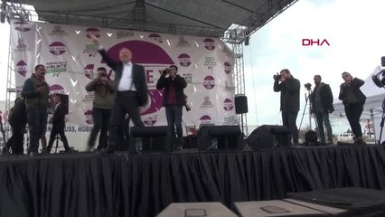 Batman Temelli Bu Ülkede Yaşayan Herkes Ezana Saygılıdır