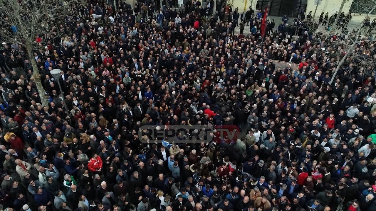Report TV sjell pamjet me dron nga protesta e opozitës e 5 marsit, momenti kur vjen Berisha