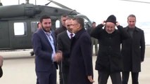 Cumhurbaşkanı Yardımcısı Oktay, Malazgirt'te Esnaf Ziyaretinde Bulundu
