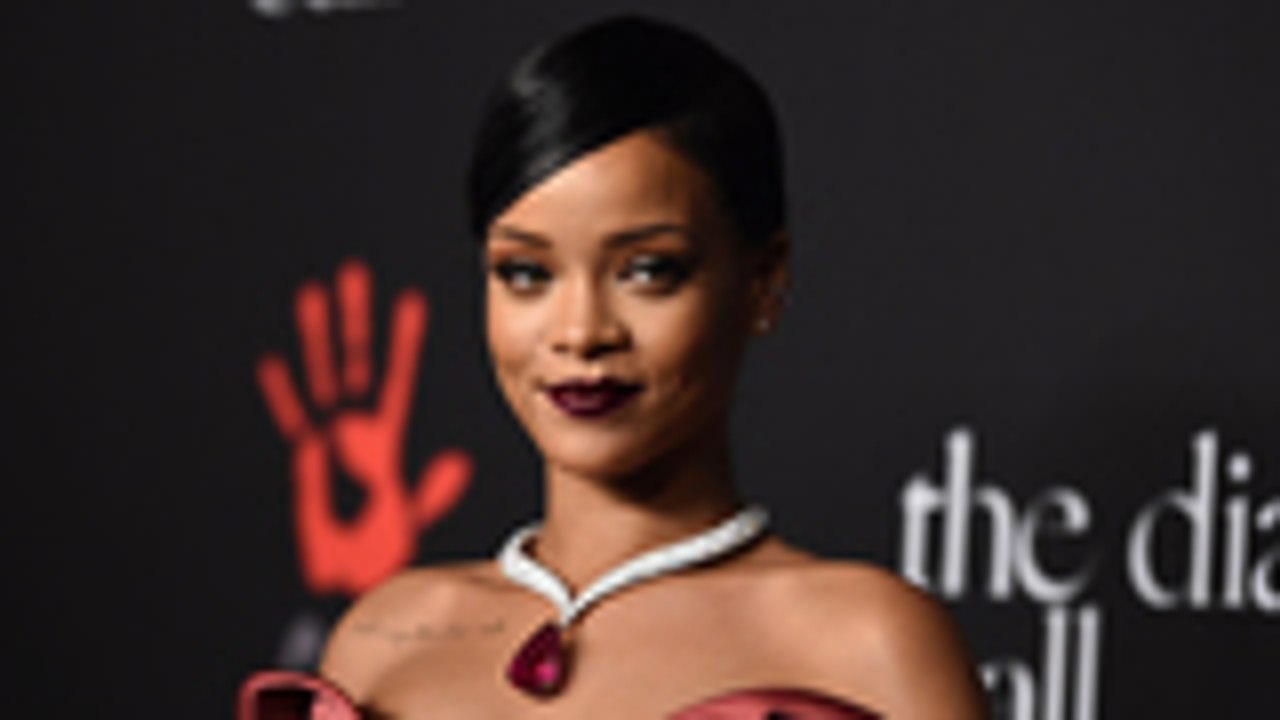 Rihanna Posts Photos From the Studio, Fans Anticipate New Music | Billboard News