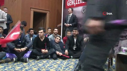 Bakan Kasapoğlu’na Kızıltepe’de Türk Bayraklı coşkulu karşılama
