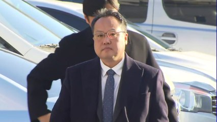 '직원 폭행' 송명빈, 영장실질심사 앞두고 자택 추락 사망 / YTN