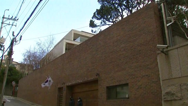 MB 석방 뒤 첫 재판 출석...자택 앞은 '한산' / YTN