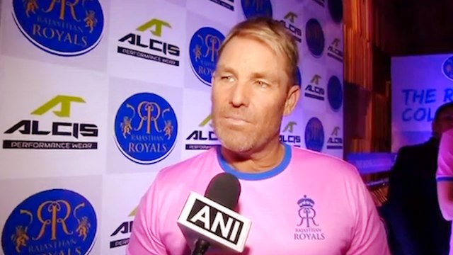 Virat Kohli is terrific leader but MS Dhoni helps him in Pressure, States Shane Warne |Oneindia News