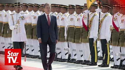 Visiting South Korean President Moon accorded state welcome at Parliament Square