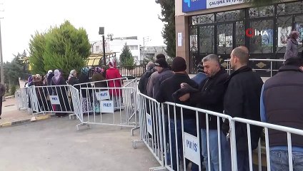 Kilis’te 6 aylık iş için vatandaş kuyruk oluştu