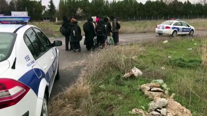 Kaçakçılar düzensiz göçmenleri yarı yolda bıraktı - EDİRNE