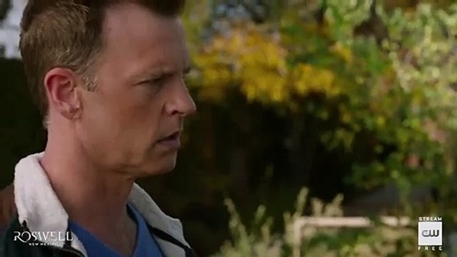 Roswell, New Mexico Season 1 Ep.08 Sneak Peek Barely Breathing (2019)
