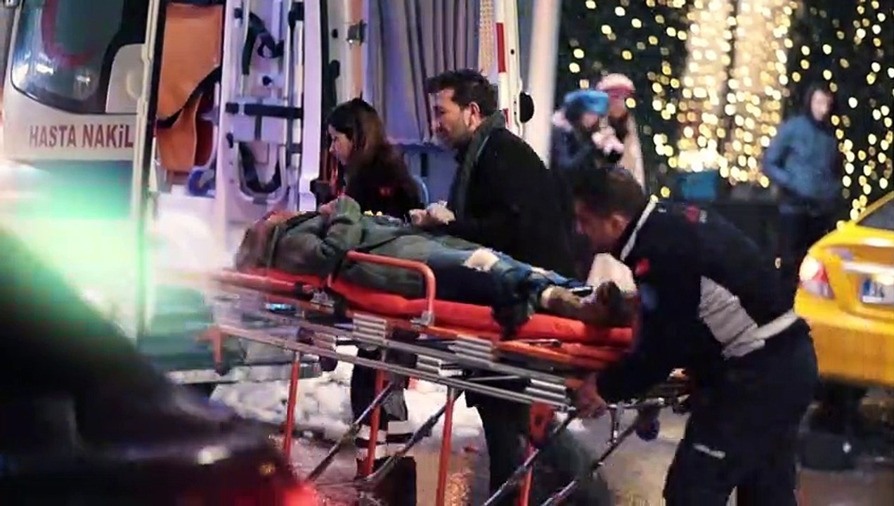 Ayşegül Aldinç - Durum Leyla (feat. Gökhan Türkmen)