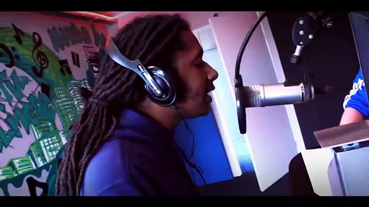 Lil MG  DD - All Around  Papaoutai Live At Almere FM [VIDEO]