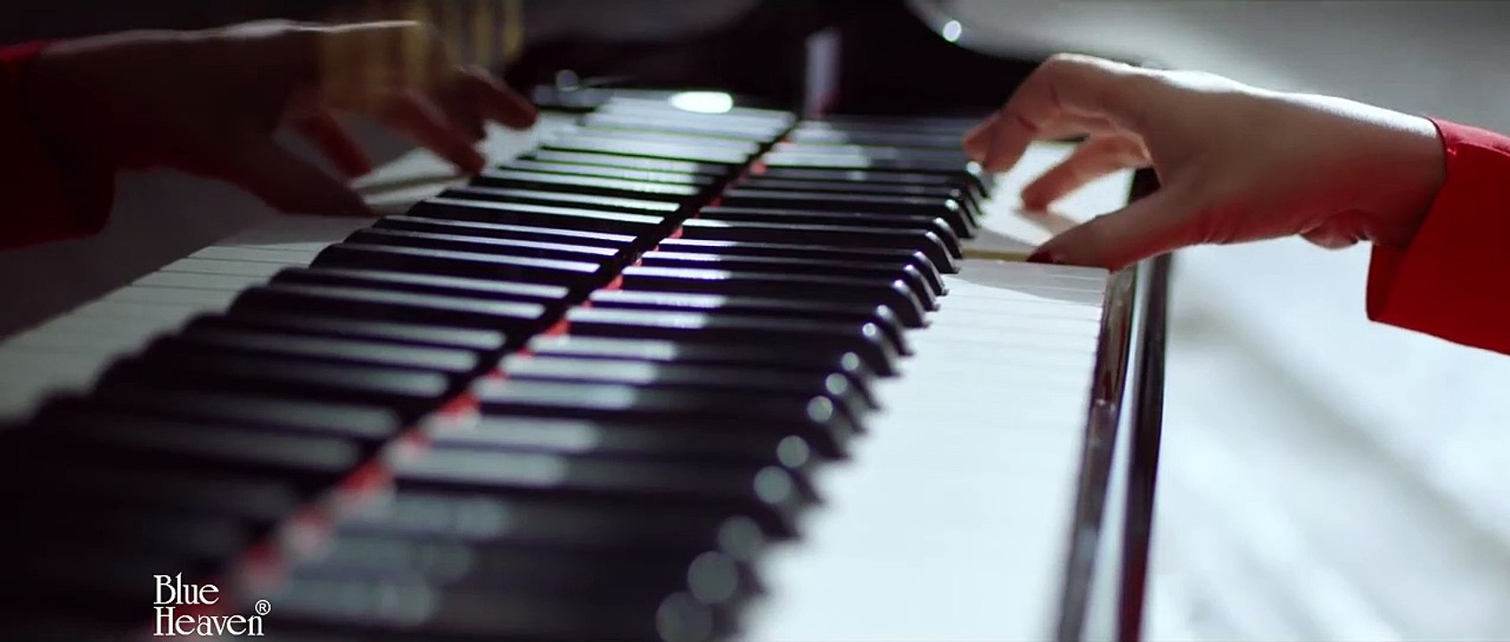 Make Your Lips Glamour Look | Buy Blue Heaven Lipstick Online