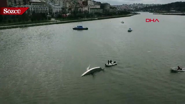 Haliç’te yelkenli battı