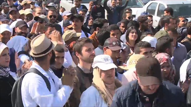 الحكومة المغربية تبادر لحل أزمة الأساتذة المتعاقدين