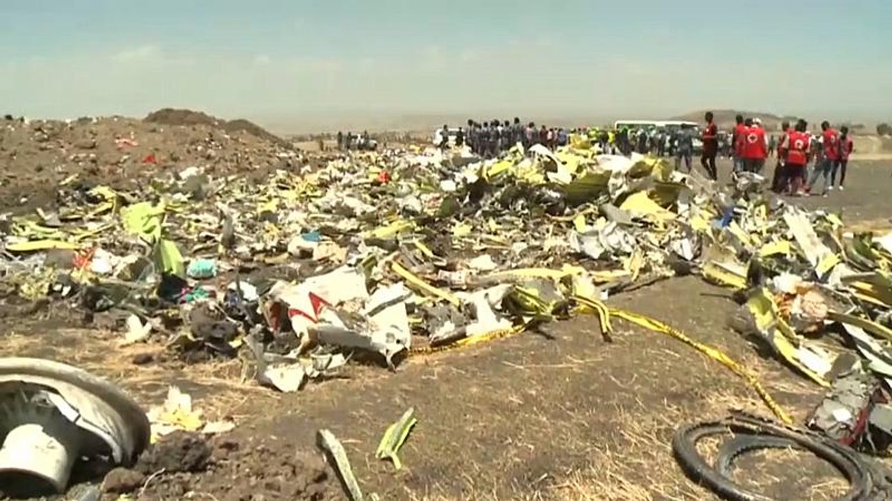 بتغريدة.. ترامب يلقي باللوم على الطيارين بعد من...