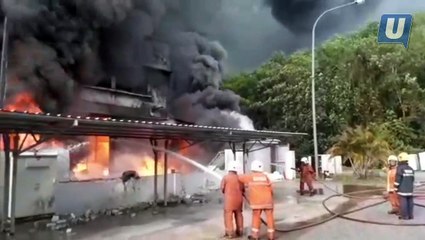 Kilang musnah terbakar