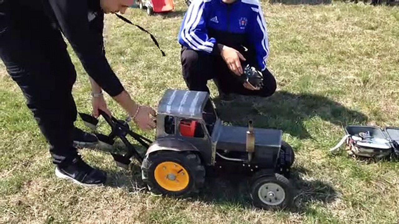 Tractor RC nice