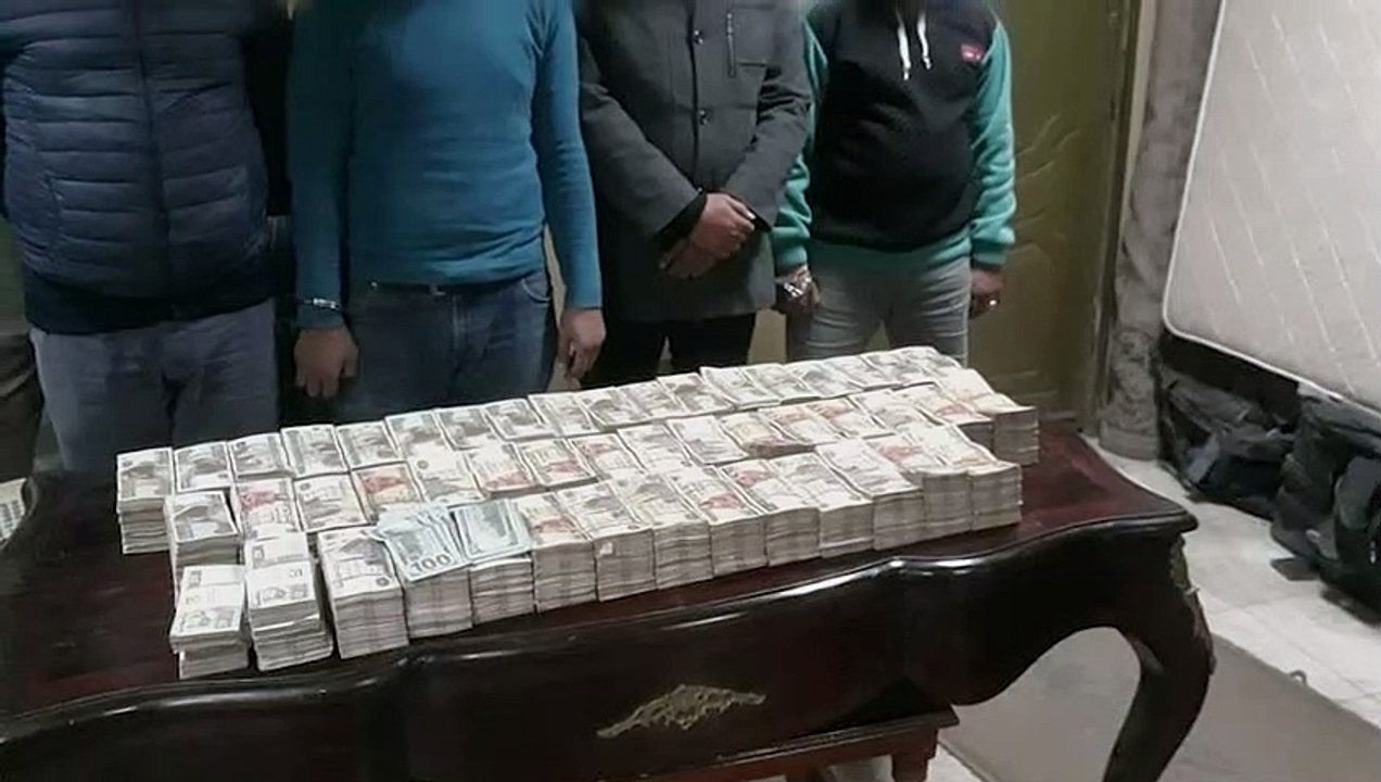 ضبط 4ملايين جنيه بحوزة تجار عملة خارج السوق الم...