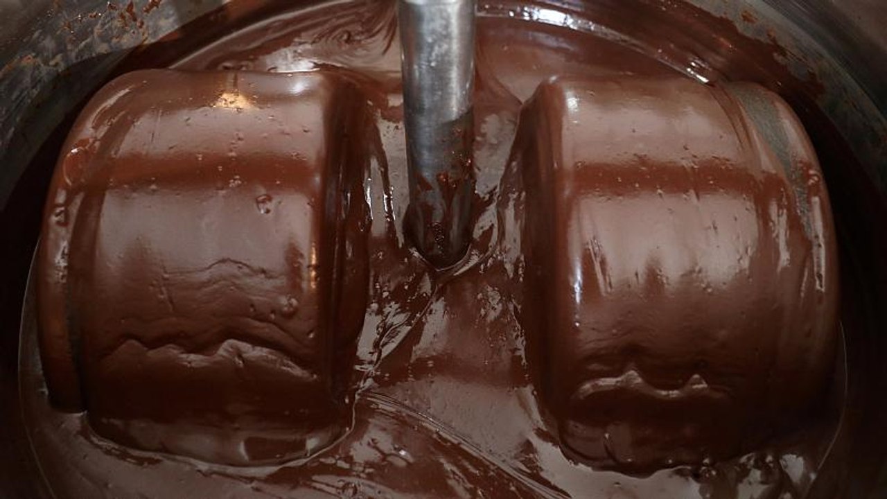 'Mon Choco' in Abidjan: Hier werden Kakaobohnen mit dem Fahrrad gemahlen