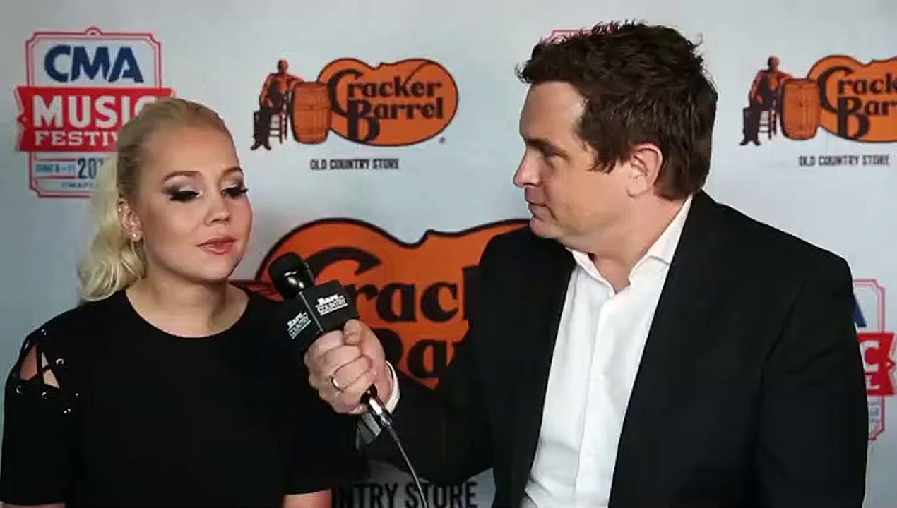 RaeLynn's "Lonely Call" | Rare Country